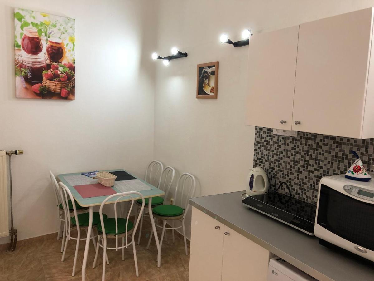 Urania Apartment Budapest Bagian luar foto